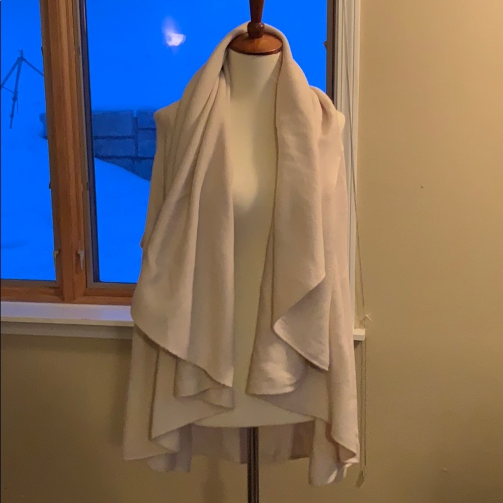 Gorgeous women’s boutique drape front sweater vest